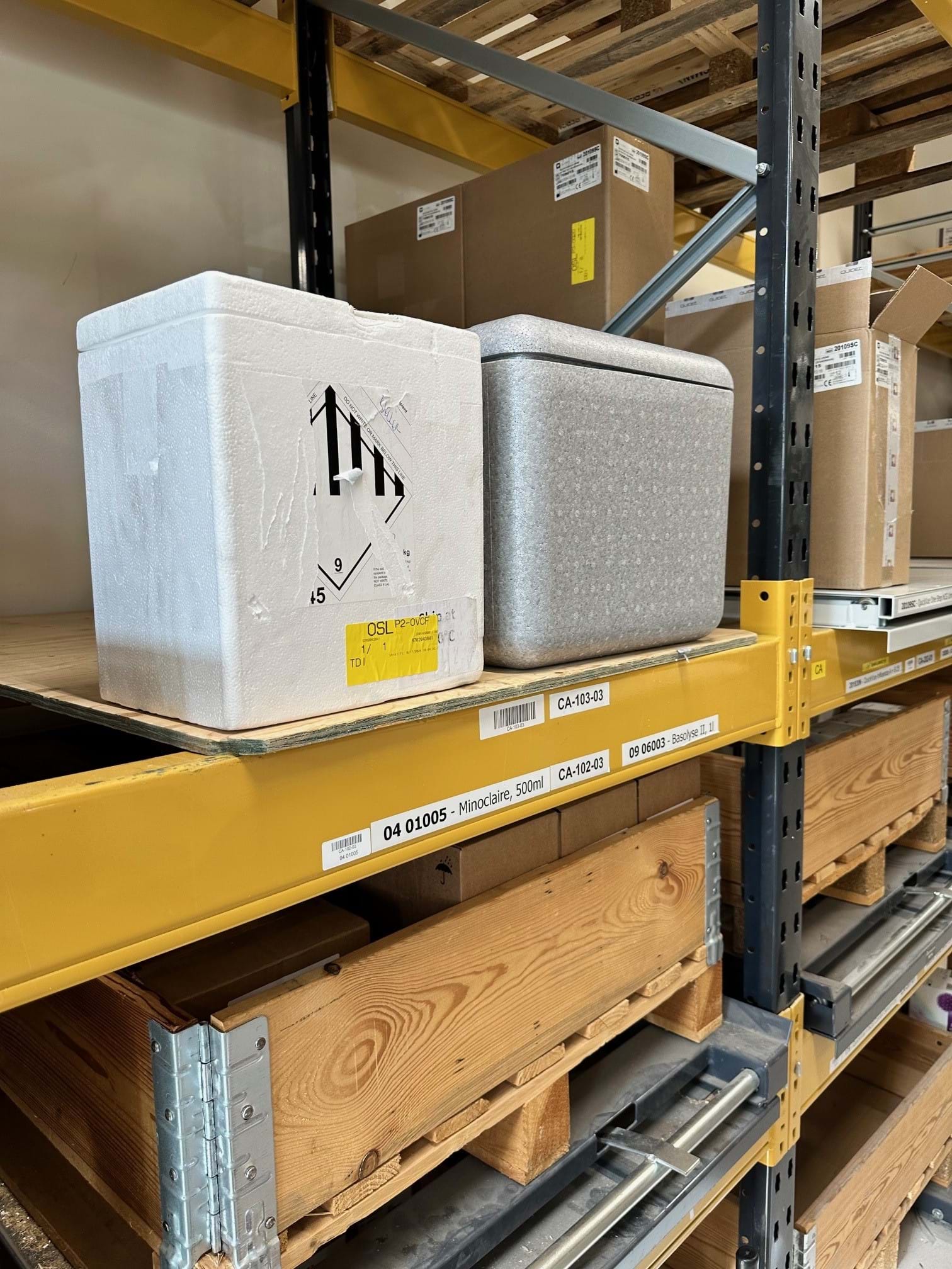 Isoporesker klar for gjenbruk.